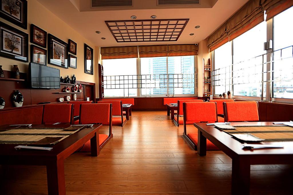Bro & Sis Hotel Hanoï Extérieur photo